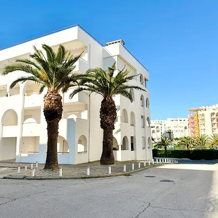 Cv - With Pool And 200 Meters From פורצ'ס