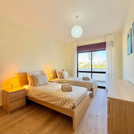 Cv - With Pool And 200 Meters From Porches (Algarve)