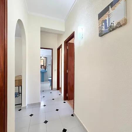 Cv - With Pool And 200 Meters From * Porches (Algarve)