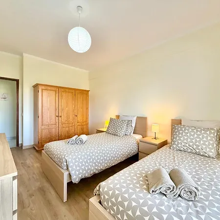 Cv - With Pool And 200 Meters From * Porches (Algarve)