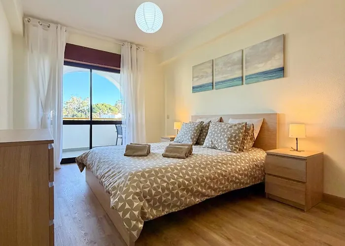 Cv - With Pool And 200 Meters From Porches (Algarve)