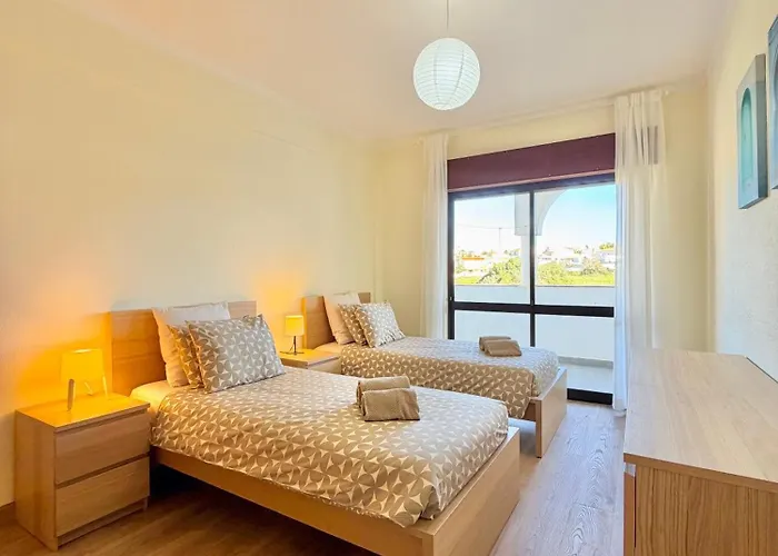 Cv - With Pool And 200 Meters From Porches (Algarve)