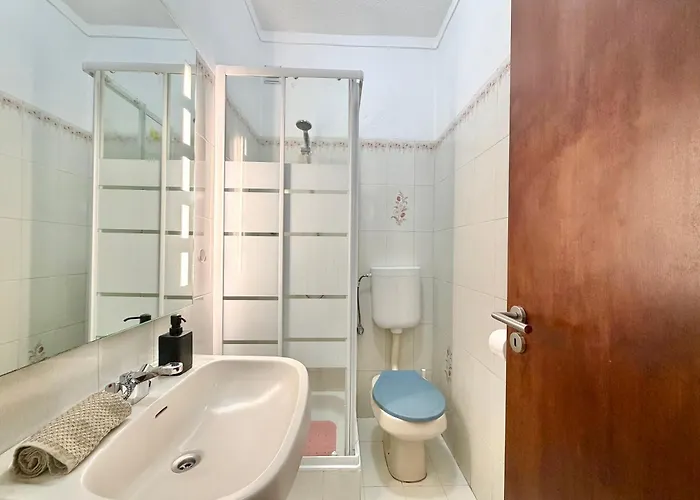 Cv - With Pool And 200 Meters From Porches (Algarve)