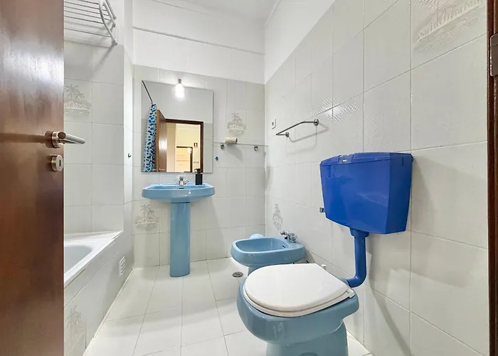 Cv - With Pool And 200 Meters From Apartament Porches (Algarve)