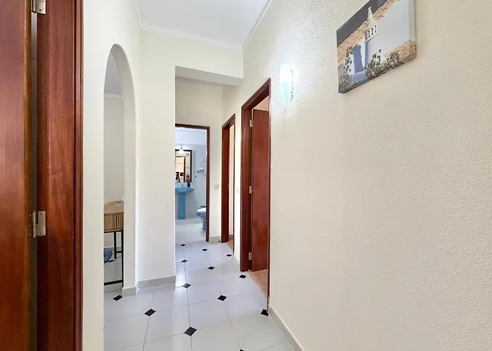 Cv - With Pool And 200 Meters From * Porches (Algarve)