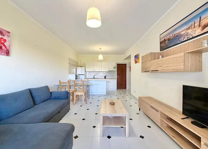 Cv - With Pool And 200 Meters From Appartamento