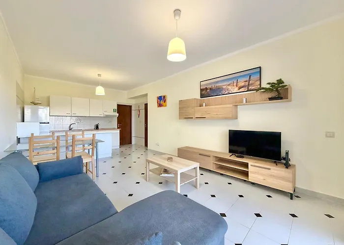 Cv - With Pool And 200 Meters From Appartamento *