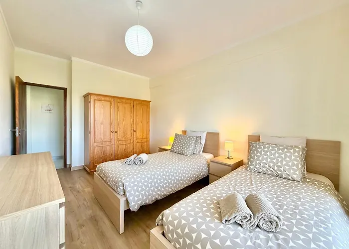 Cv - With Pool And 200 Meters From * Porches (Algarve)