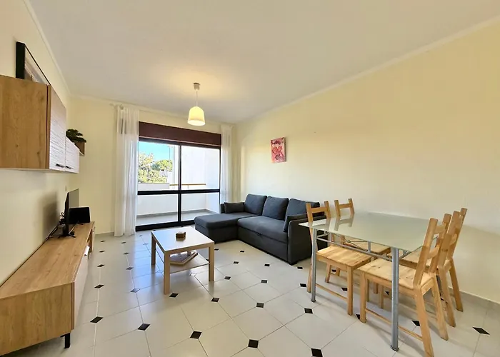 Apartament Cv - With Pool And 200 Meters From